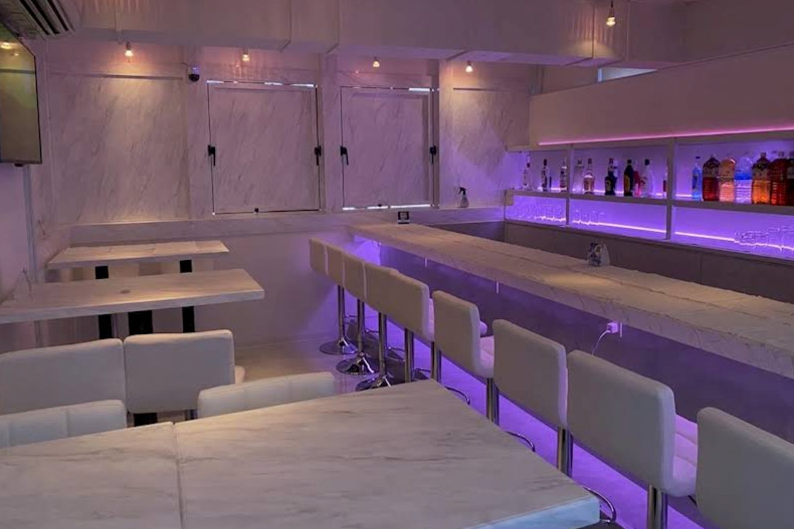 Girls Bar ROOM ルーム 店内写真